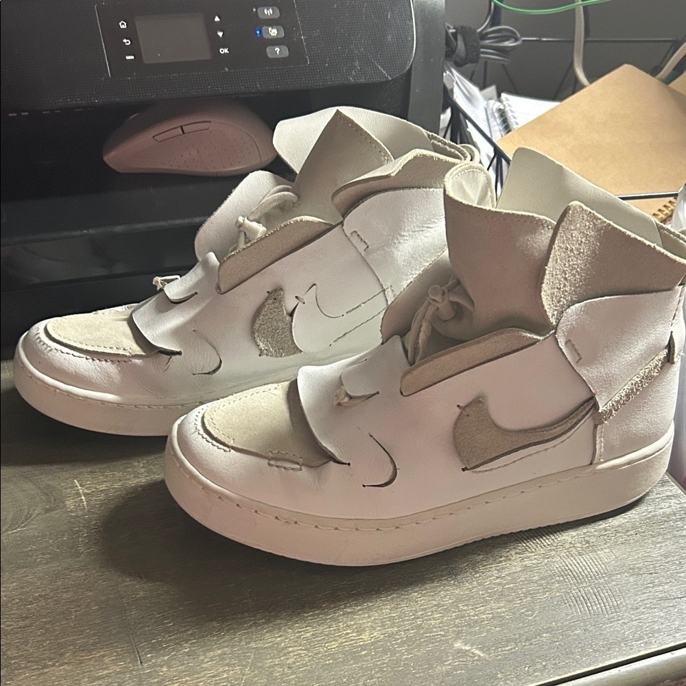 Women's Nike Vandalised LX White Platinum Tint Game Royal SIZE 10‎